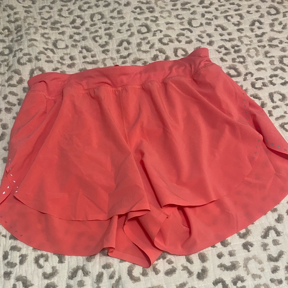 Lululemon Find Your Pace Shorts / Size 8